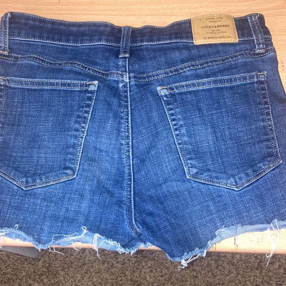 Luck 🍀 Brand shorts 🩳 - Picture 2 of 7